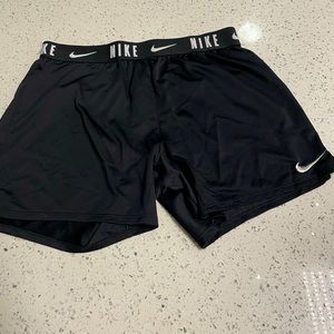 Nike trophy shorts black Sixe L